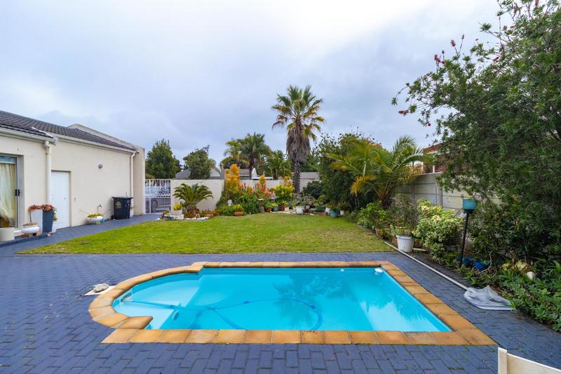 To Let 3 Bedroom Property for Rent in Table View Western Cape